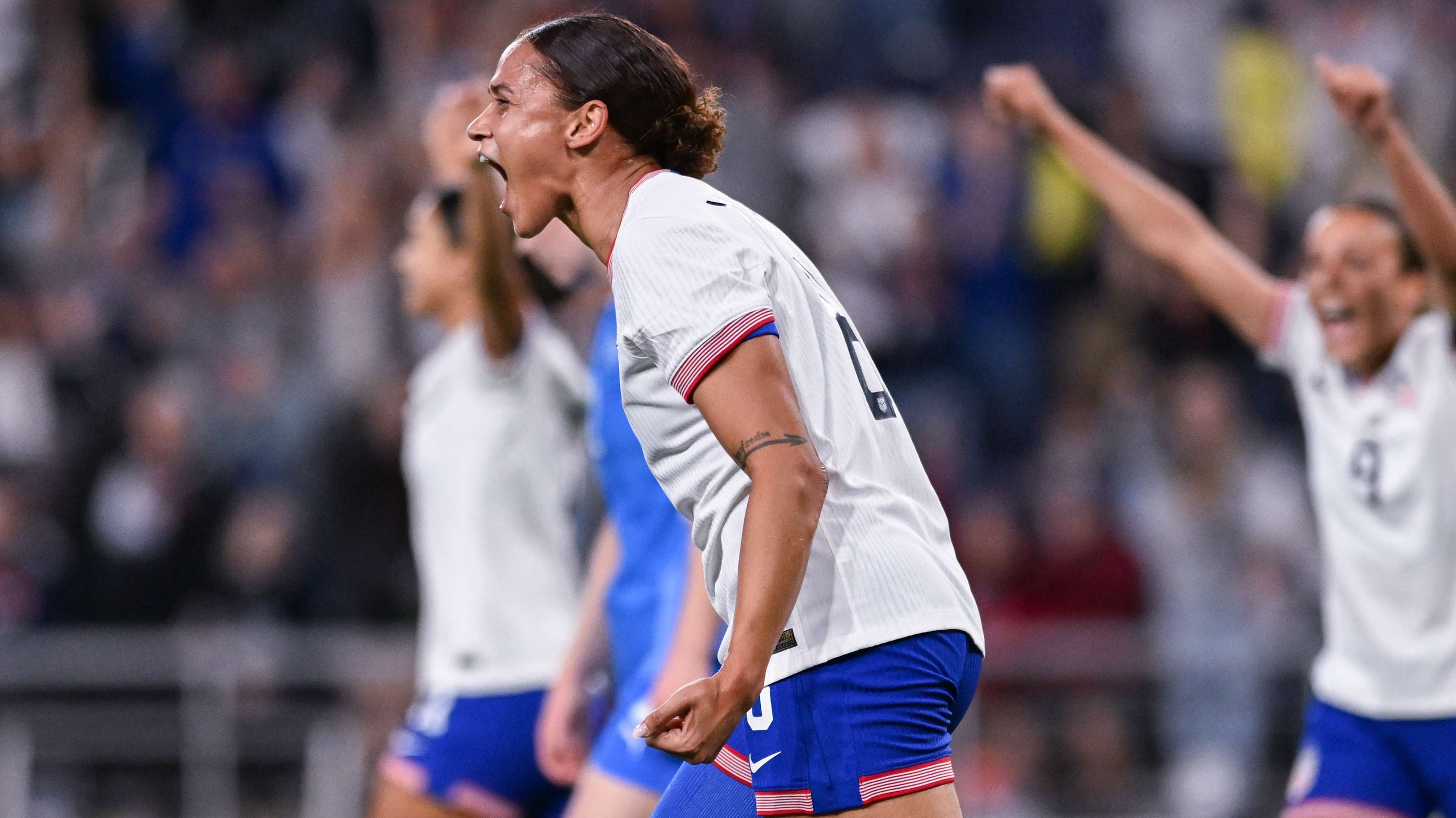 他从未缺席 他从未缺席